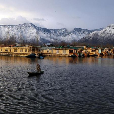 Srīnagar Houseboat Dunhill B&B 외부 사진