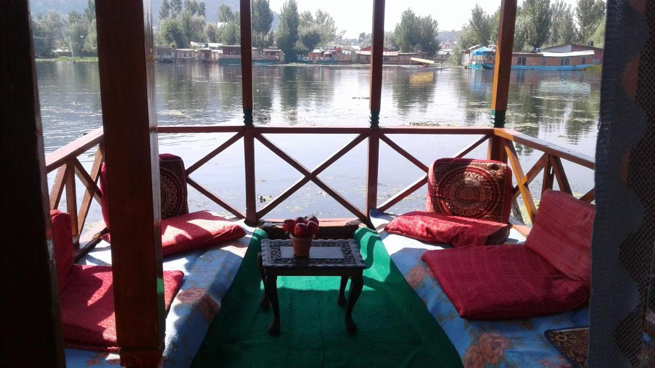 Srīnagar Houseboat Dunhill B&B 외부 사진