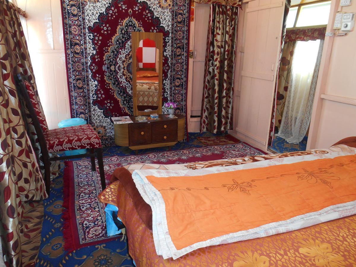 Srīnagar Houseboat Dunhill B&B 외부 사진